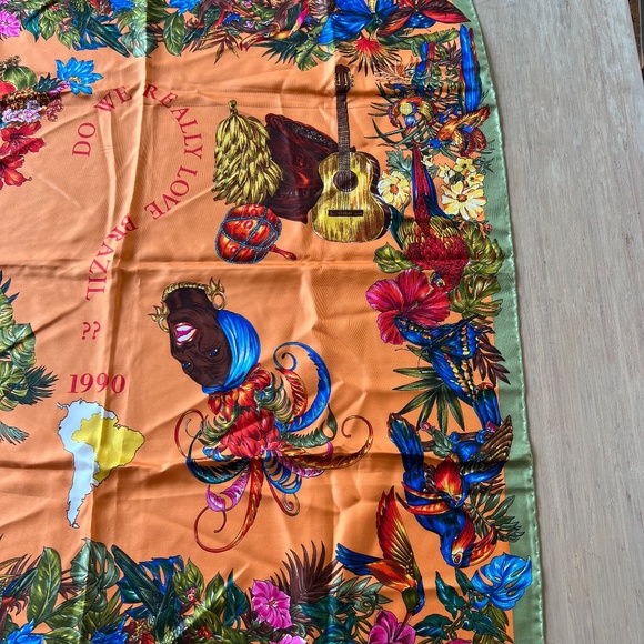 VINTAGE RARE MOSCHINO 1990 BRAZIL SILK SCARF - Picture 3 of 6
